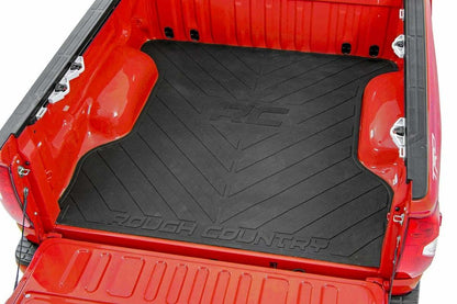 Fits Chevy/GMC 1500 2WD/4WD (19-24) Bed Mat; 8' Bed; RC Logo; RCM677