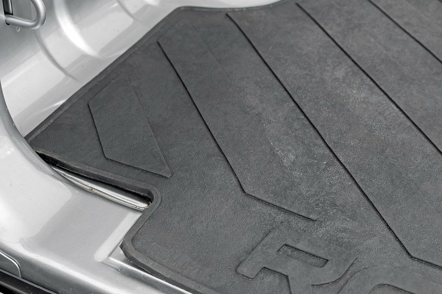 Fits Ram 1500 (19-25)/1500 TRX (21-24) Bed Mat; 6'4" Bed; RC Logo; RCM679