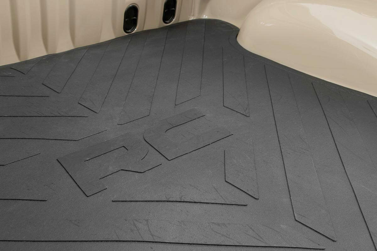 Fits Toyota Tundra 2WD/4WD (2007-2021) Bed Mat; 5'7" Bed; RC Logo; RCM681