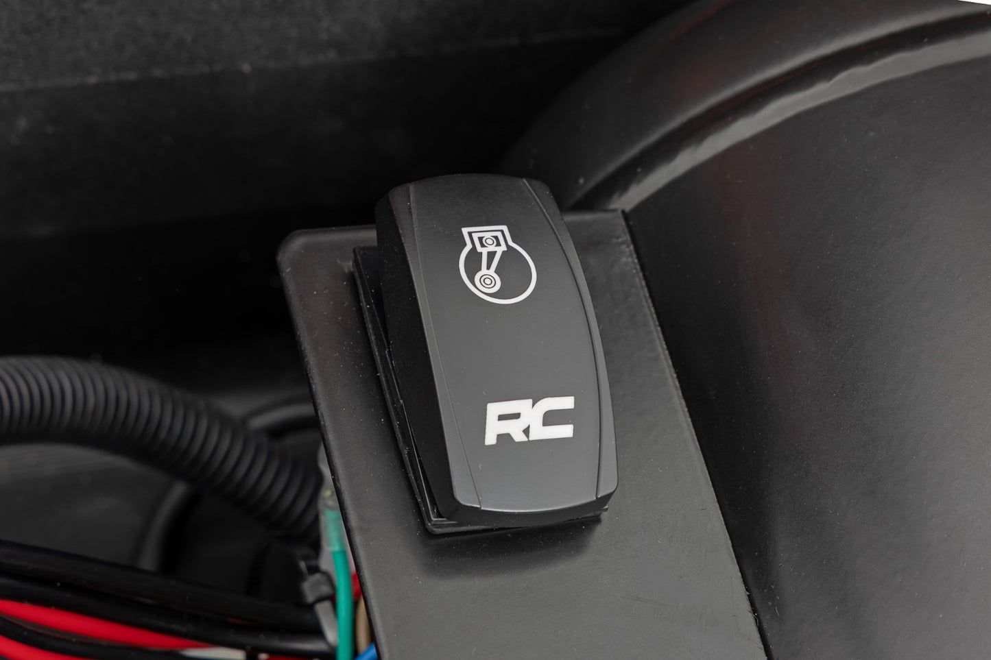 Portable Twin Motor Air Compressor w/Carry Case; 12Volt; 150PSI; 6.16 CFM RS208A