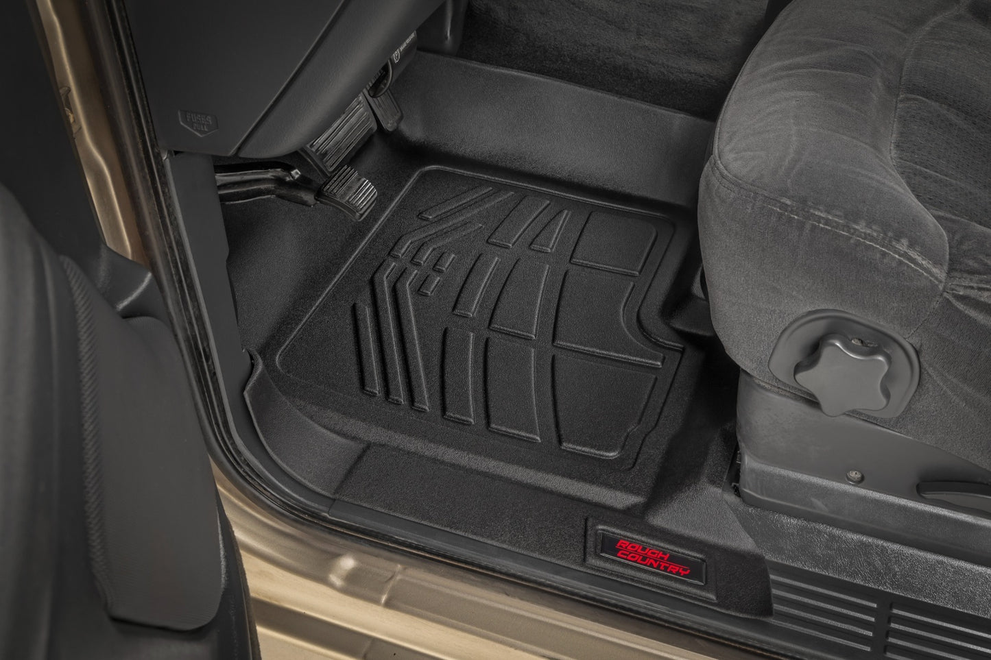 Fits Chevy/GMC 1500 (99-06 & Classic) Sure-Fit Floor Mats; FR & RR; SM29912A